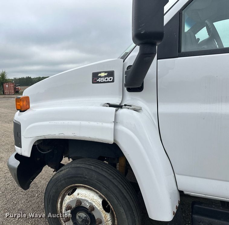 image for item DT6347 2009 Chevrolet C4500 flatbed truck