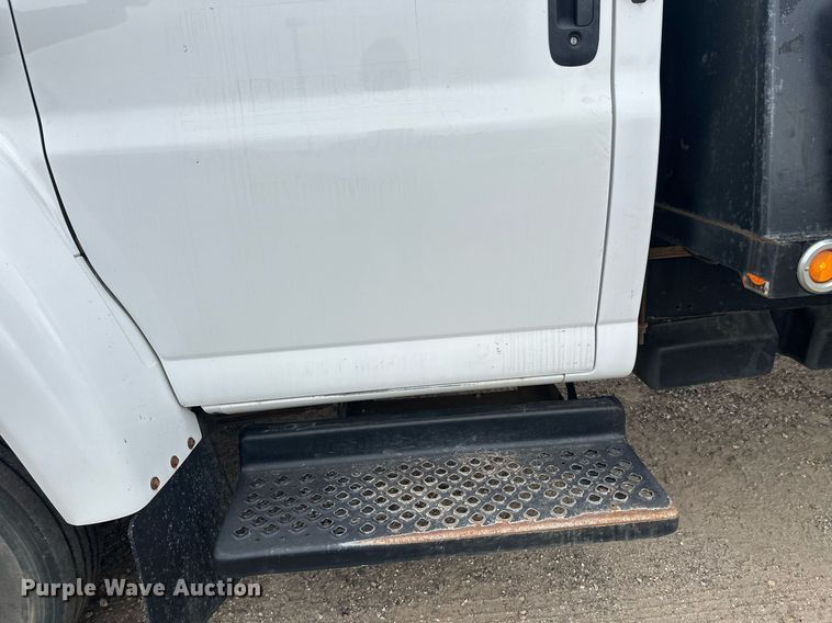 image for item DT6347 2009 Chevrolet C4500 flatbed truck