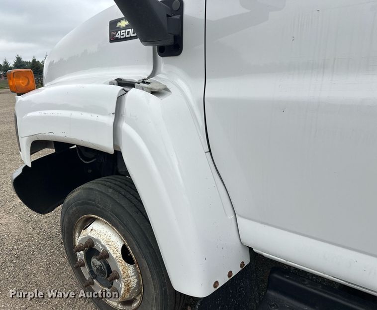 image for item DT6347 2009 Chevrolet C4500 flatbed truck