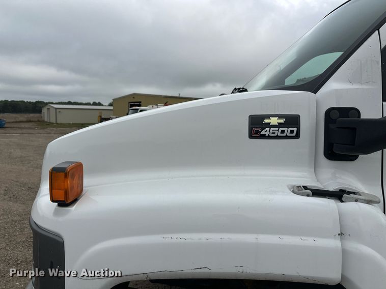 image for item DT6347 2009 Chevrolet C4500 flatbed truck