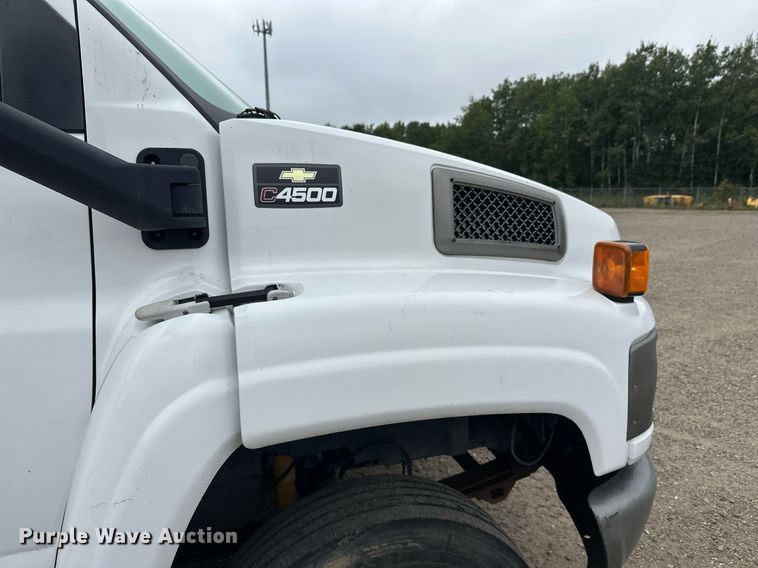 image for item DT6347 2009 Chevrolet C4500 flatbed truck