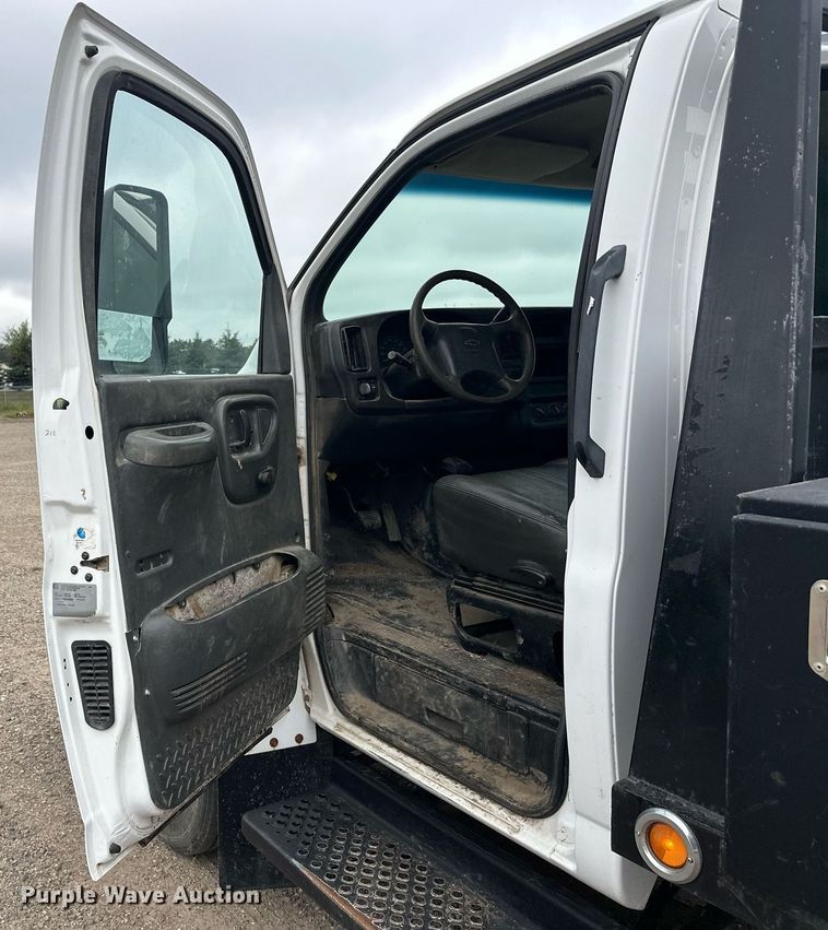 image for item DT6347 2009 Chevrolet C4500 flatbed truck