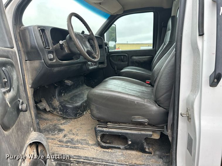 image for item DT6347 2009 Chevrolet C4500 flatbed truck