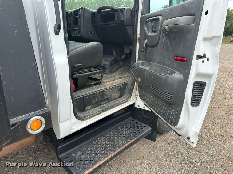 image for item DT6347 2009 Chevrolet C4500 flatbed truck