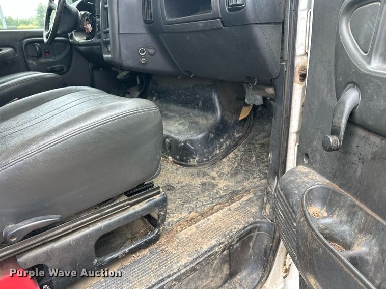 image for item DT6347 2009 Chevrolet C4500 flatbed truck