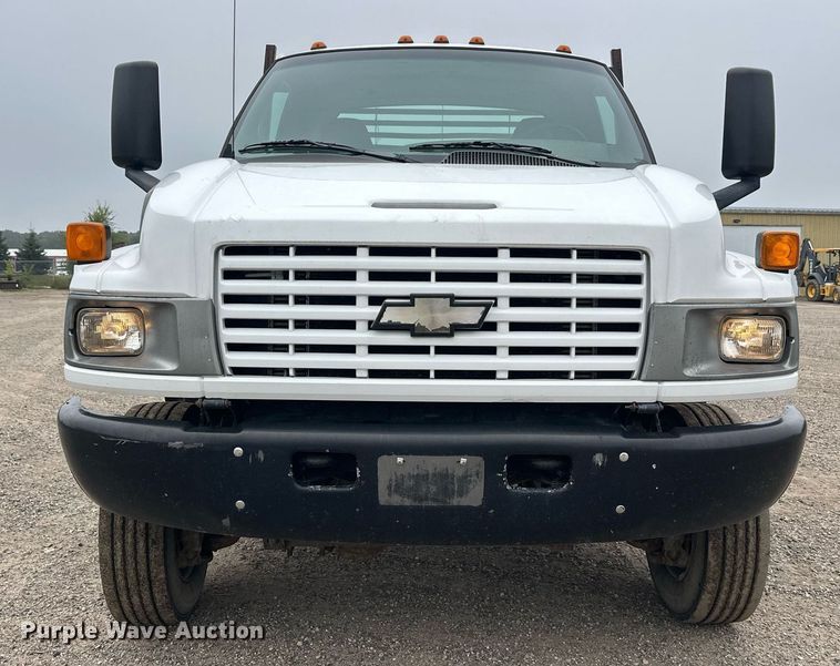 image for item DT6348 2007 Chevrolet C4500 flatbed truck