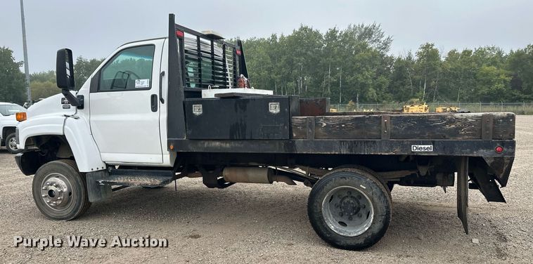 image for item DT6348 2007 Chevrolet C4500 flatbed truck