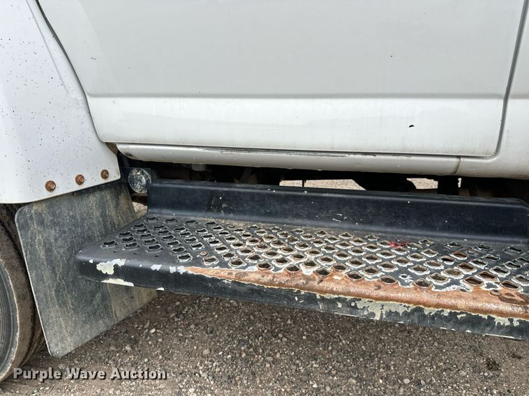 image for item DT6348 2007 Chevrolet C4500 flatbed truck