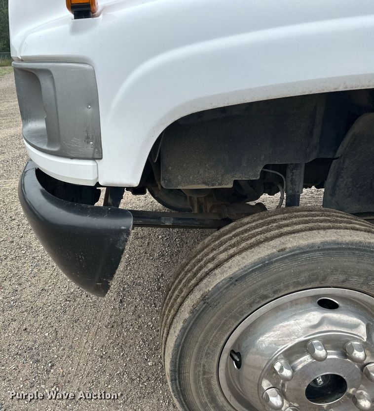 image for item DT6348 2007 Chevrolet C4500 flatbed truck