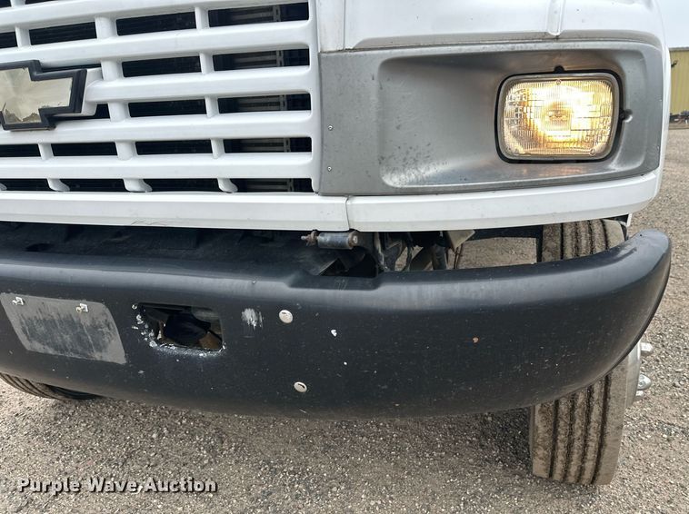 image for item DT6348 2007 Chevrolet C4500 flatbed truck