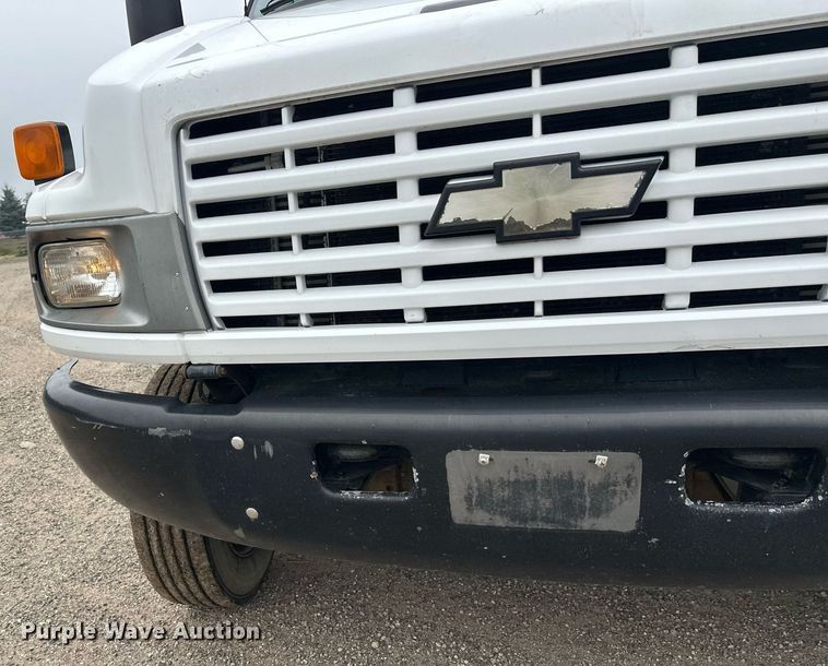 image for item DT6348 2007 Chevrolet C4500 flatbed truck