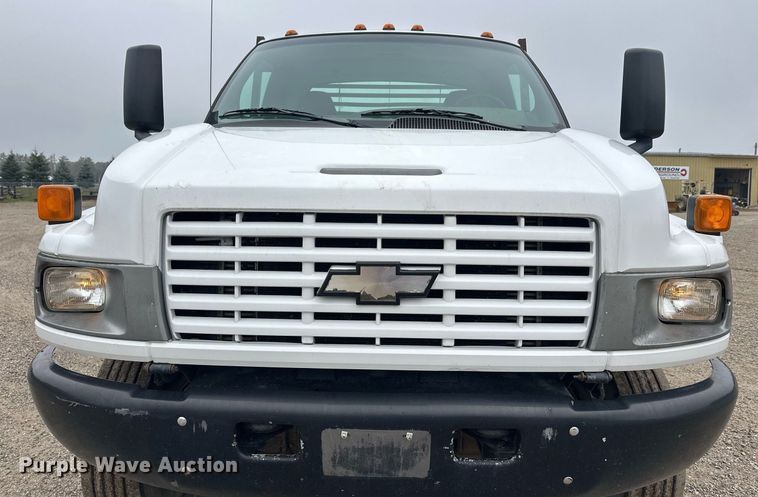 image for item DT6348 2007 Chevrolet C4500 flatbed truck