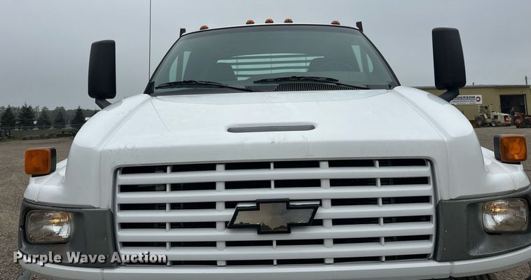 image for item DT6348 2007 Chevrolet C4500 flatbed truck