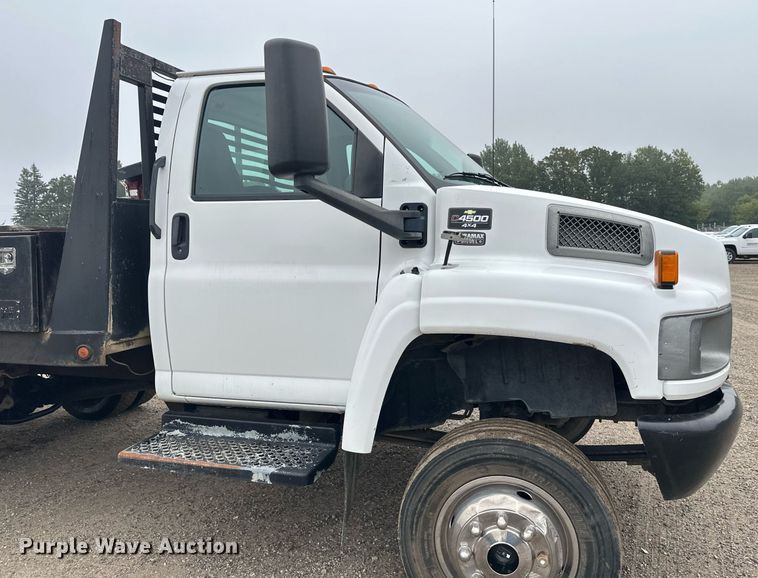 image for item DT6348 2007 Chevrolet C4500 flatbed truck