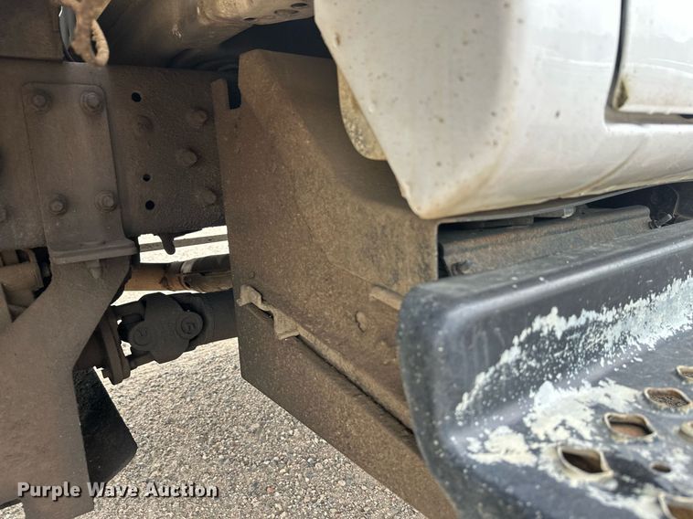 image for item DT6348 2007 Chevrolet C4500 flatbed truck