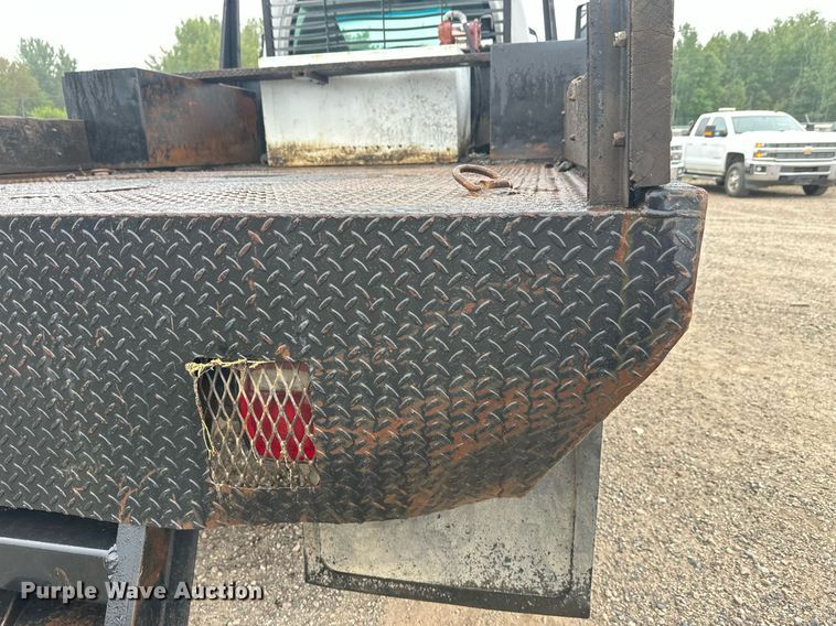 image for item DT6348 2007 Chevrolet C4500 flatbed truck