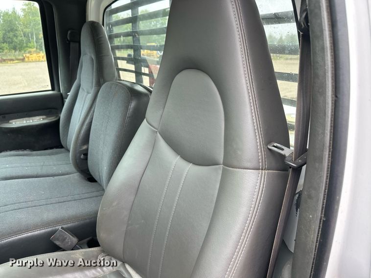 image for item DT6348 2007 Chevrolet C4500 flatbed truck