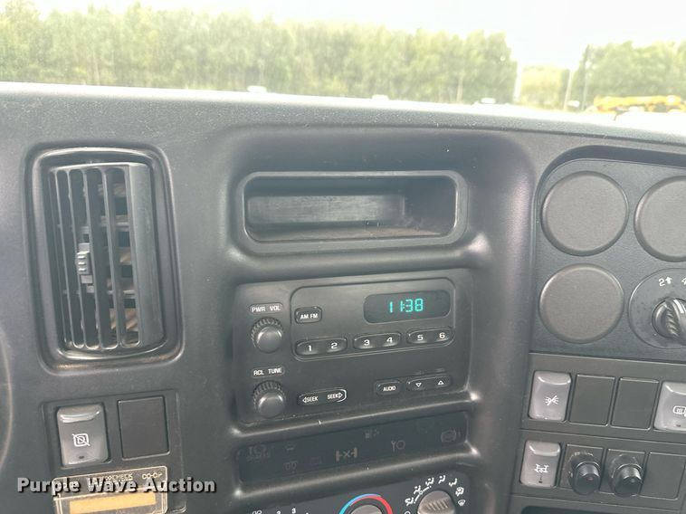 image for item DT6348 2007 Chevrolet C4500 flatbed truck