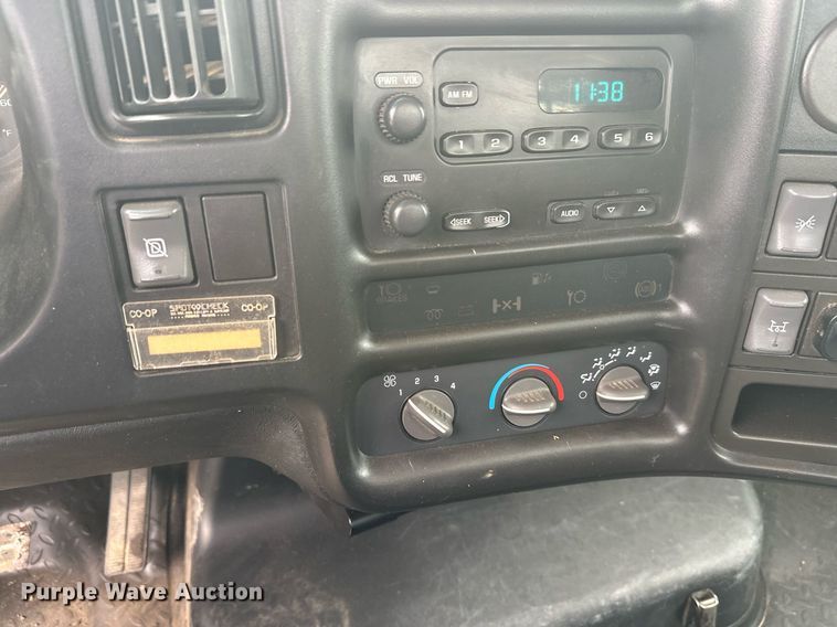 image for item DT6348 2007 Chevrolet C4500 flatbed truck