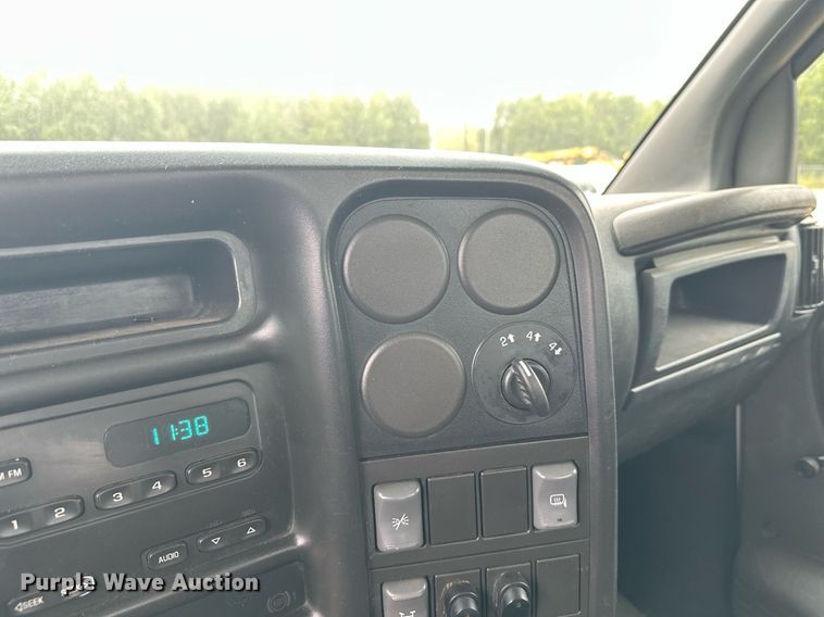 image for item DT6348 2007 Chevrolet C4500 flatbed truck