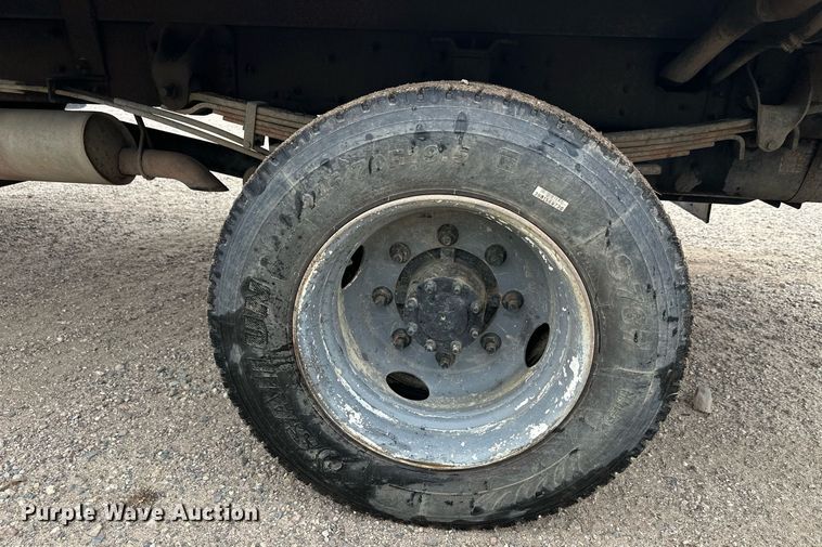 image for item DT6348 2007 Chevrolet C4500 flatbed truck