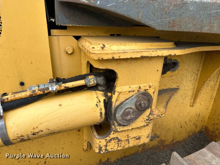 image for item DT6351 2005 John Deere 550J LGP dozer