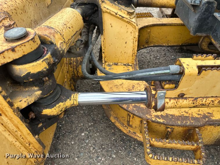 image for item DT6351 2005 John Deere 550J LGP dozer