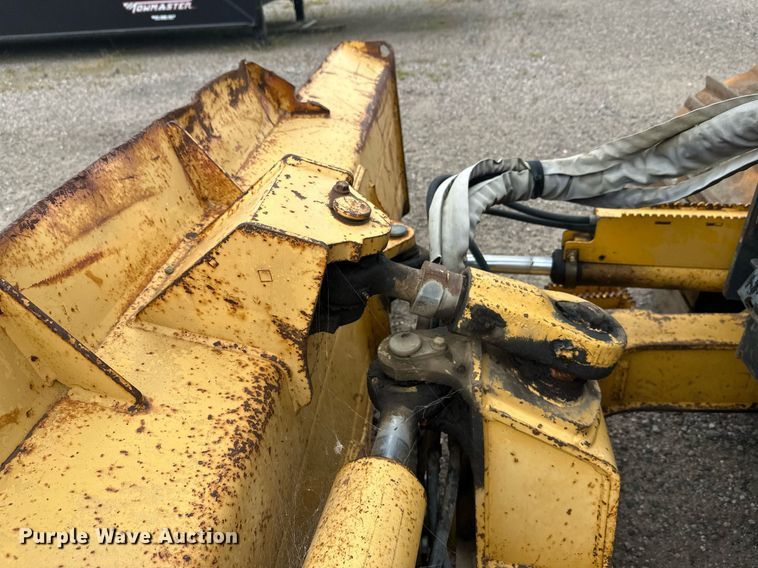 image for item DT6351 2005 John Deere 550J LGP dozer