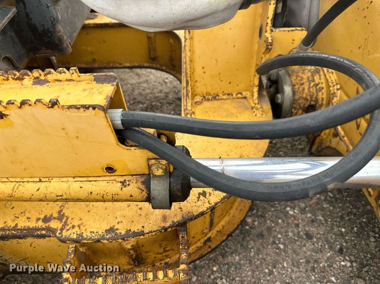 image for item DT6351 2005 John Deere 550J LGP dozer