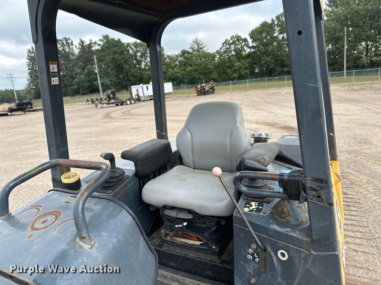 image for item DT6351 2005 John Deere 550J LGP dozer