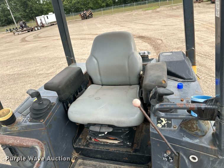 image for item DT6351 2005 John Deere 550J LGP dozer