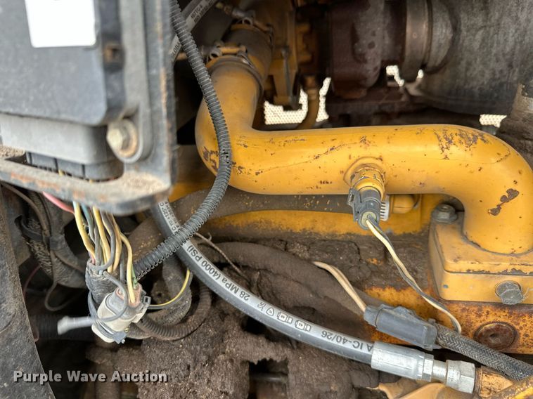 image for item DT6351 2005 John Deere 550J LGP dozer