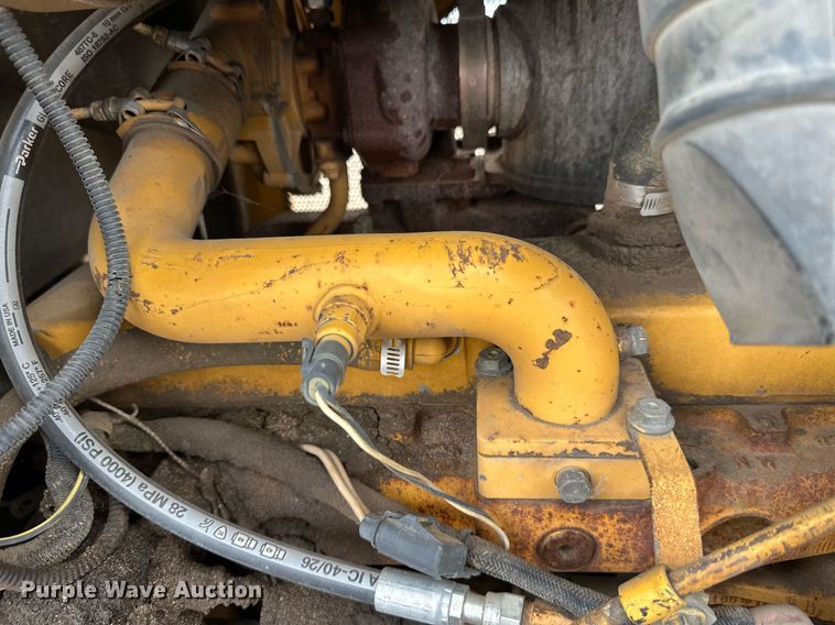 image for item DT6351 2005 John Deere 550J LGP dozer