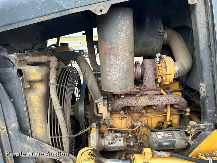 image for item DT6351 2005 John Deere 550J LGP dozer