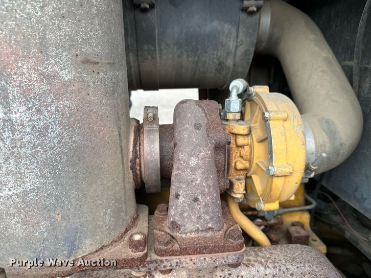 image for item DT6351 2005 John Deere 550J LGP dozer