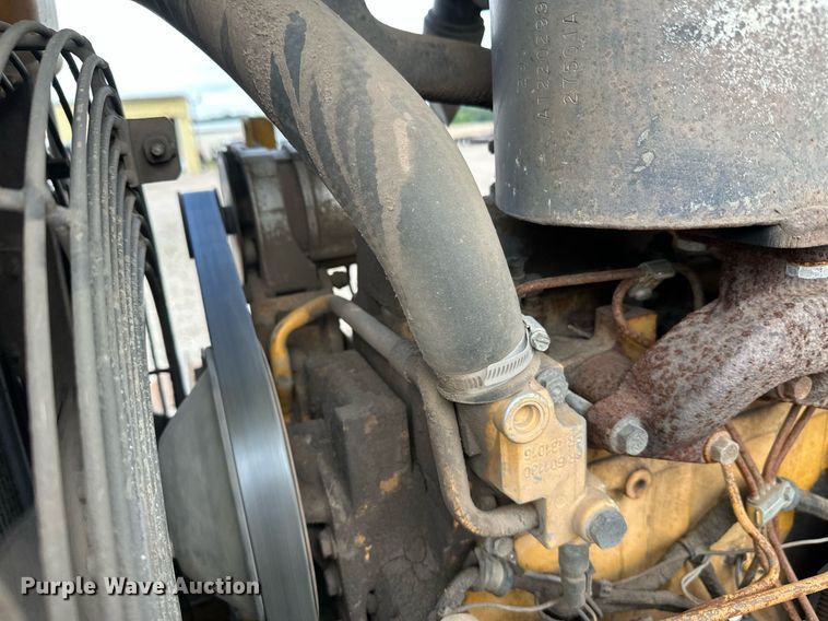 image for item DT6351 2005 John Deere 550J LGP dozer