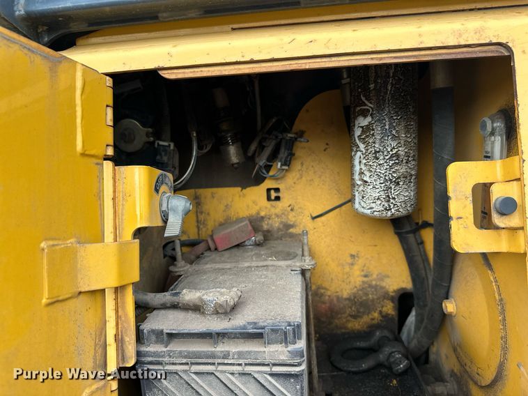 image for item DT6351 2005 John Deere 550J LGP dozer