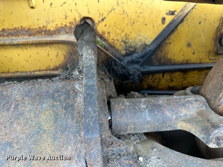 image for item DT6351 2005 John Deere 550J LGP dozer