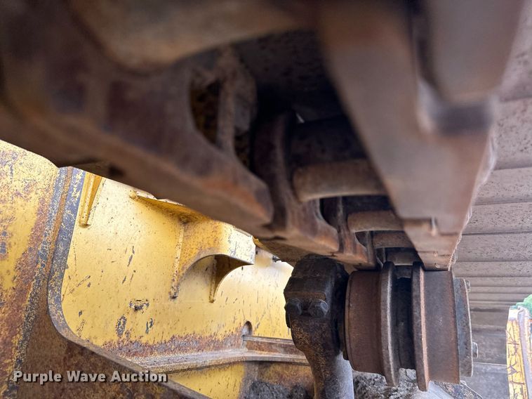 image for item DT6351 2005 John Deere 550J LGP dozer