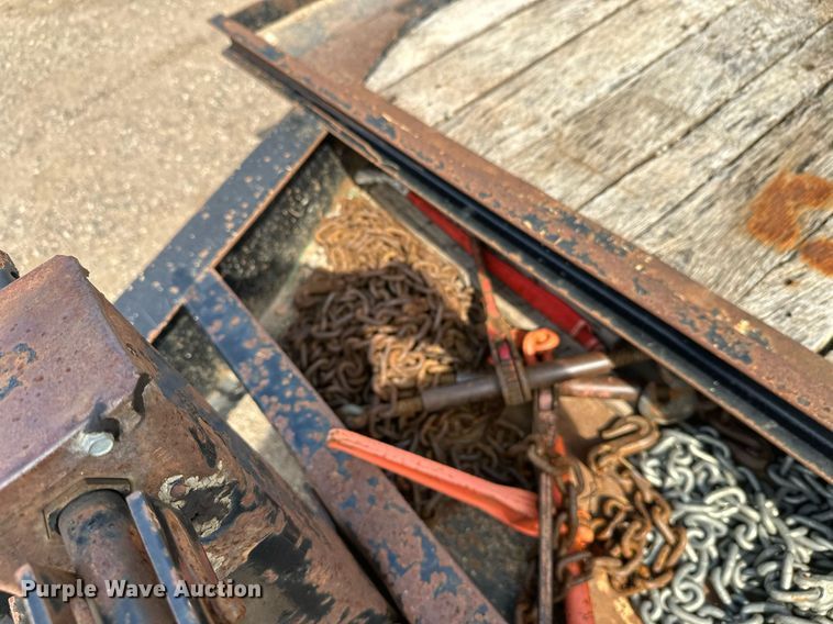 image for item DT6353 2011 Towmaster T14D equipment trailer