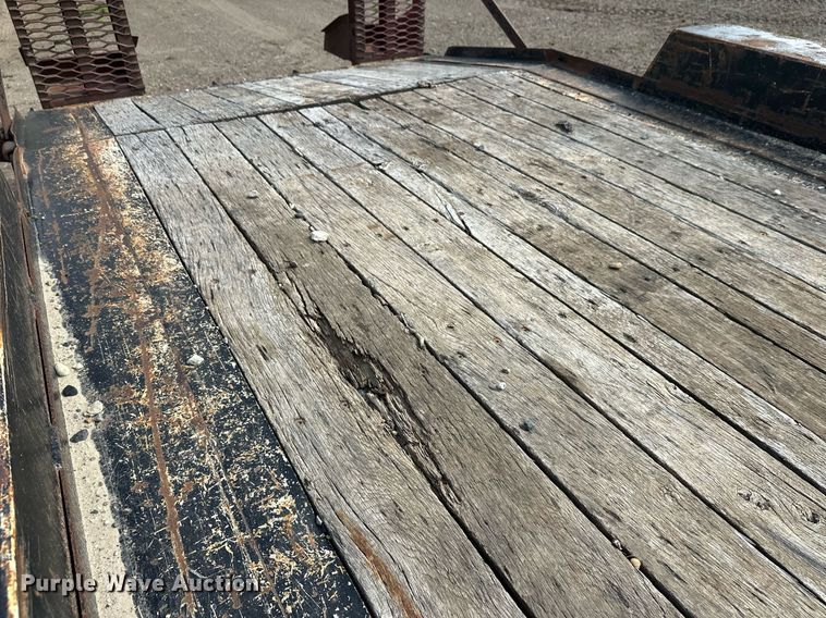 image for item DT6353 2011 Towmaster T14D equipment trailer