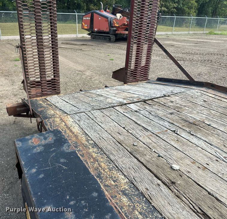 image for item DT6353 2011 Towmaster T14D equipment trailer