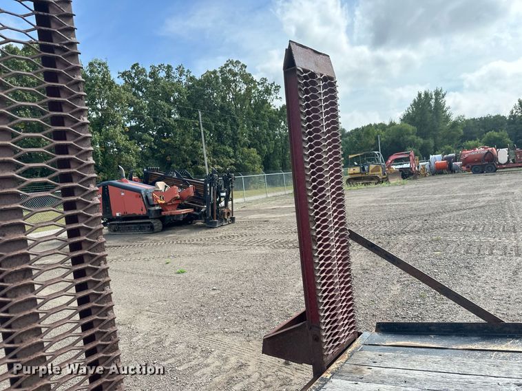 image for item DT6353 2011 Towmaster T14D equipment trailer