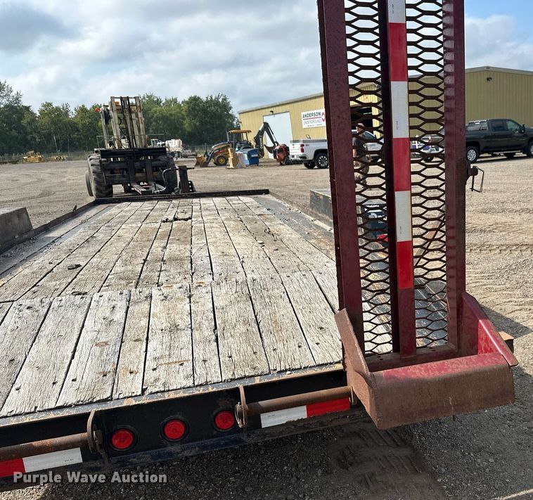 image for item DT6353 2011 Towmaster T14D equipment trailer