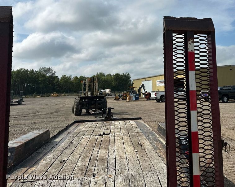 image for item DT6353 2011 Towmaster T14D equipment trailer