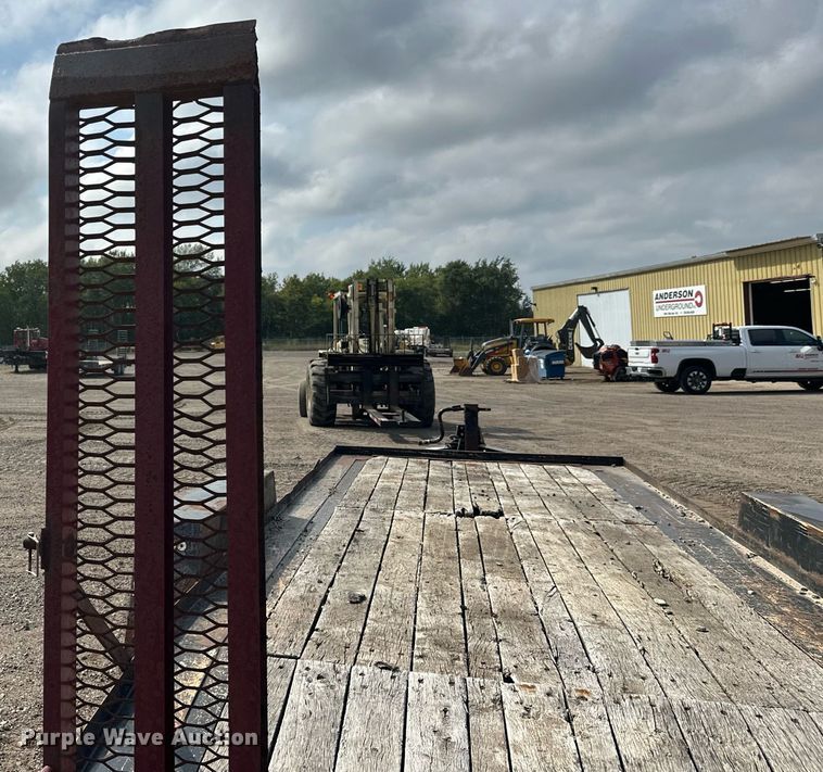 image for item DT6353 2011 Towmaster T14D equipment trailer