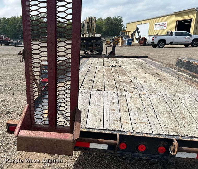 image for item DT6353 2011 Towmaster T14D equipment trailer