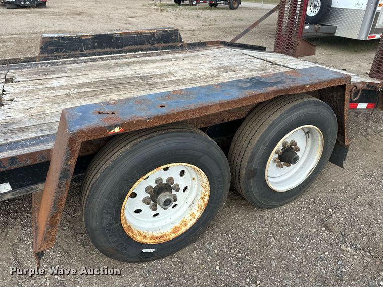 image for item DT6353 2011 Towmaster T14D equipment trailer