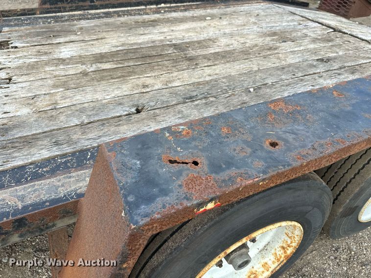 image for item DT6353 2011 Towmaster T14D equipment trailer