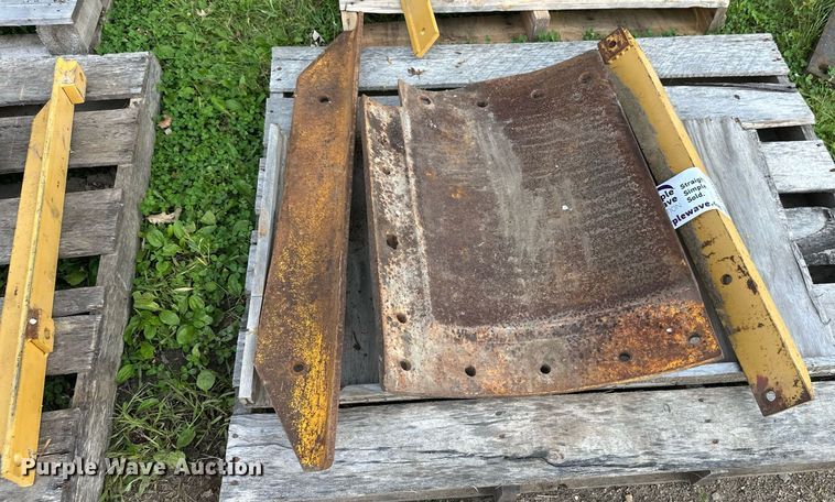 image for item DT6359 Motor grader attachments 